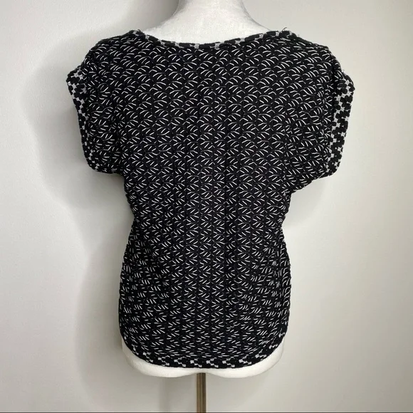 5/$25! Anthropologie postmark black & white textured knit top size x small - Picture 5 of 8